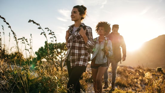 Freunde beim Wandern