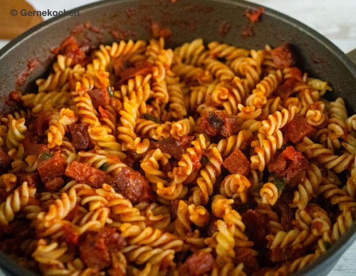 Pastasauce mit Aoste Salami