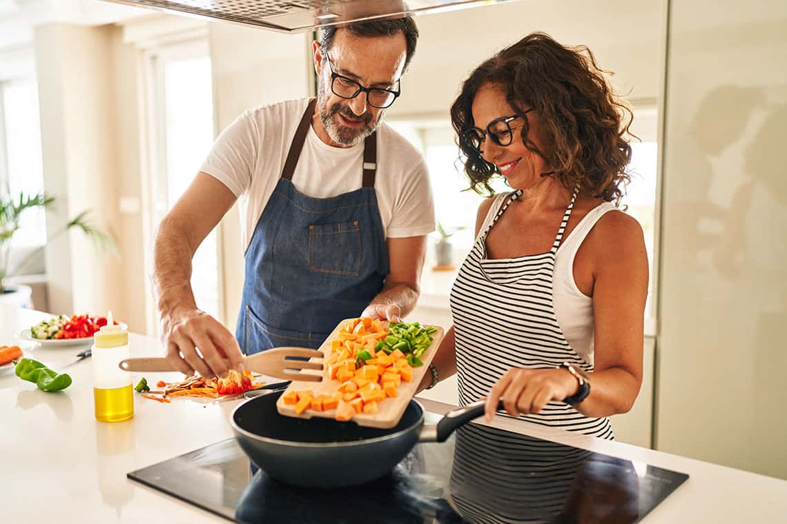 Nützliche Küchenutensilien zum Kochen