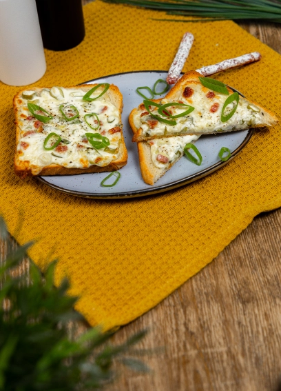 Schnelle Flammkuchentoasts