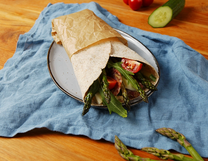 Frische Spargel-Wraps h