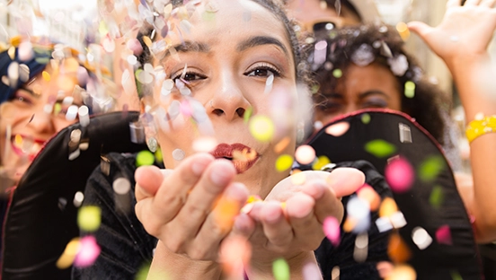 Karneval kann kommen: Snacks, Kostüme & gute Laune für deine Party