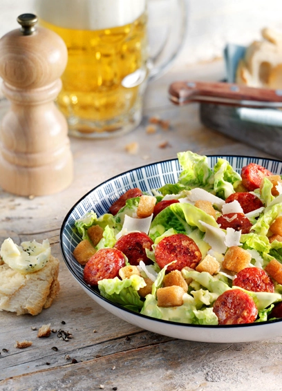 Chorizo-Gemüse-Salat mit Limettendressing und Oliven